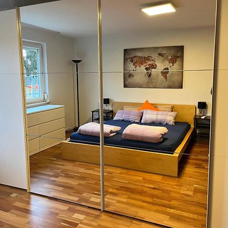 Gemuetliche 3 Zimmer Wohnung Mit Grosszuegiger Terrasse Im Gruenen Reutlingen Kültér fotó