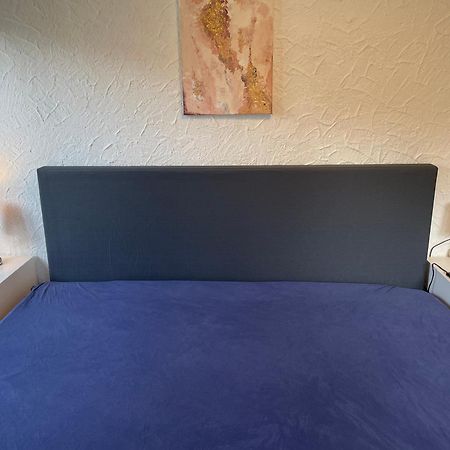 Gemuetliche 3 Zimmer Wohnung Mit Grosszuegiger Terrasse Im Gruenen Reutlingen Kültér fotó