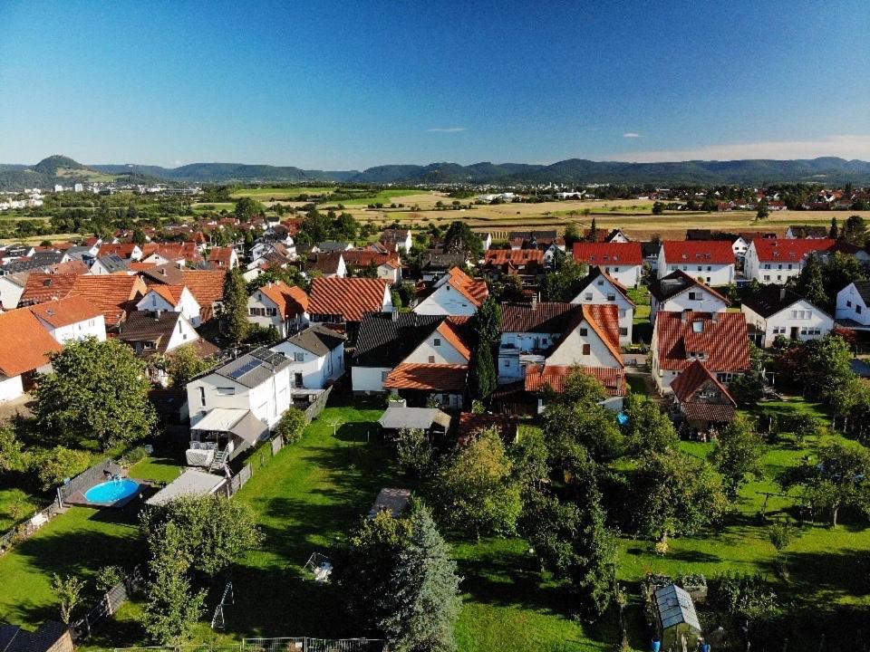Gemuetliche 3 Zimmer Wohnung Mit Grosszuegiger Terrasse Im Gruenen Reutlingen Kültér fotó