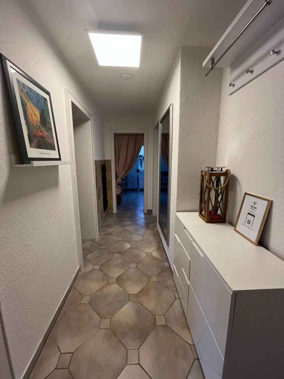 Gemuetliche 3 Zimmer Wohnung Mit Grosszuegiger Terrasse Im Gruenen Reutlingen Kültér fotó