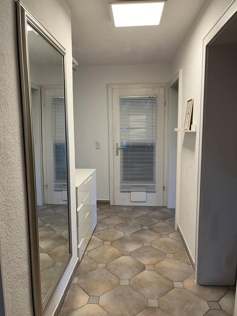 Gemuetliche 3 Zimmer Wohnung Mit Grosszuegiger Terrasse Im Gruenen Reutlingen Kültér fotó