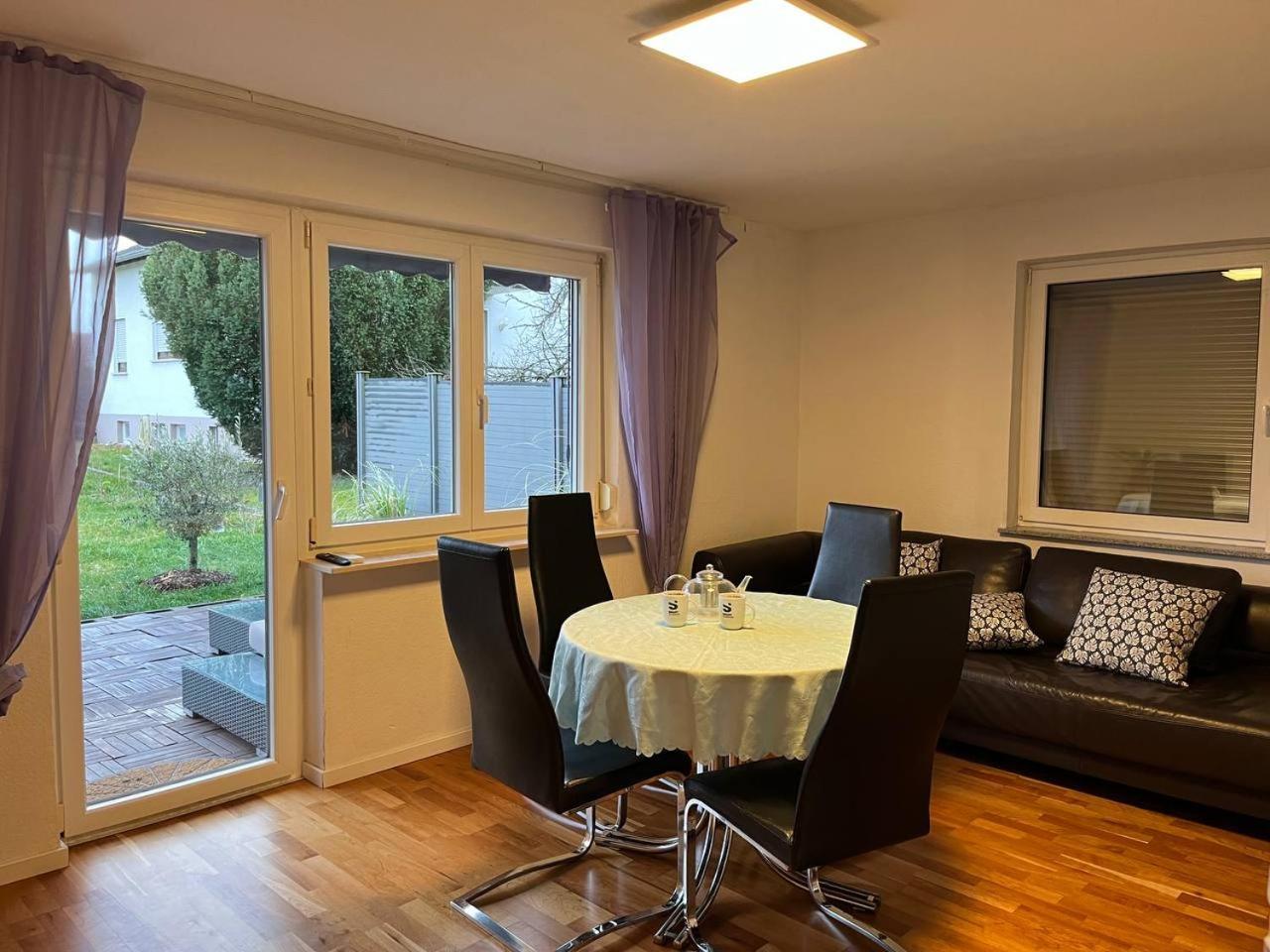 Gemuetliche 3 Zimmer Wohnung Mit Grosszuegiger Terrasse Im Gruenen Reutlingen Kültér fotó