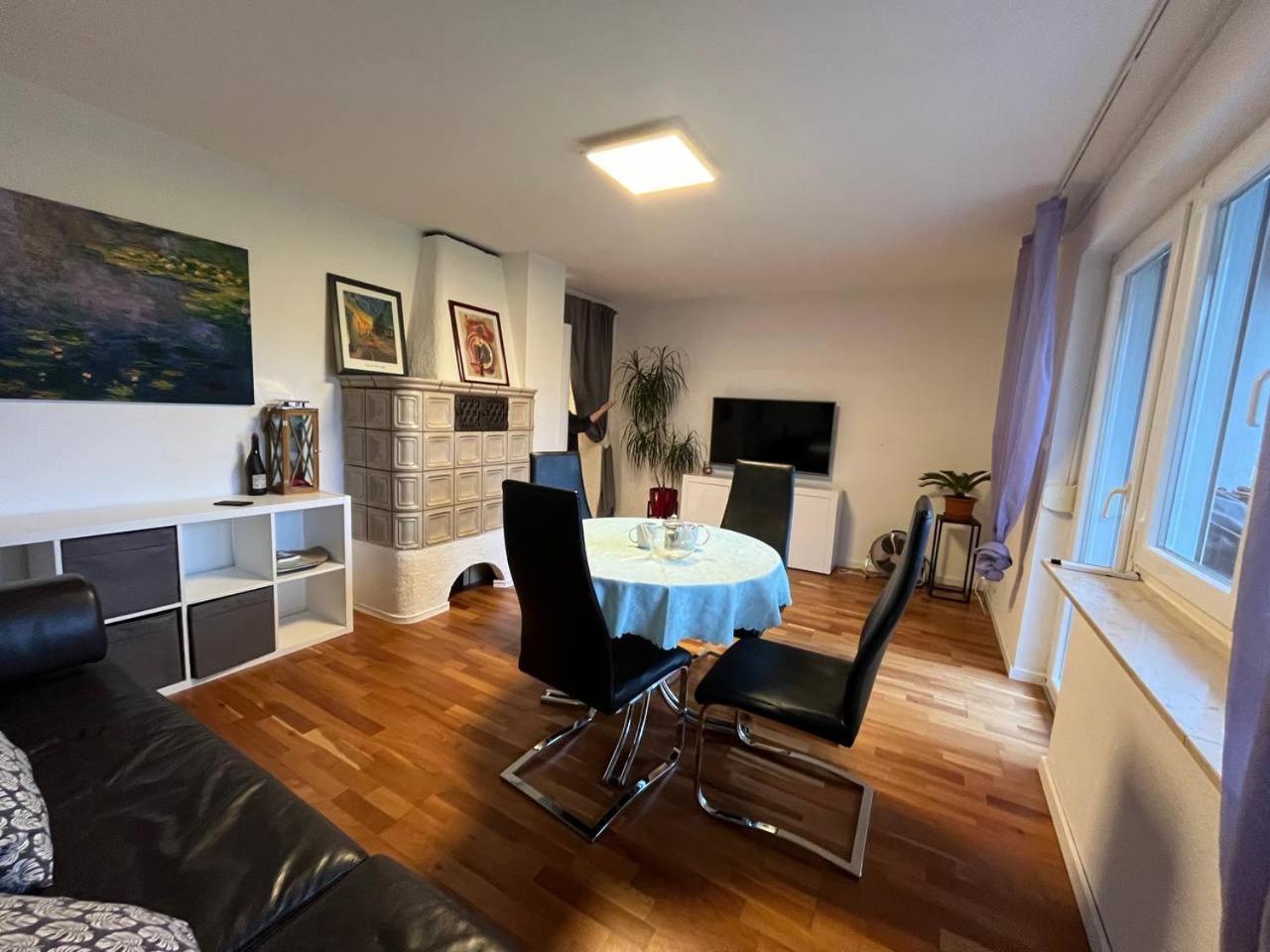 Gemuetliche 3 Zimmer Wohnung Mit Grosszuegiger Terrasse Im Gruenen Reutlingen Kültér fotó